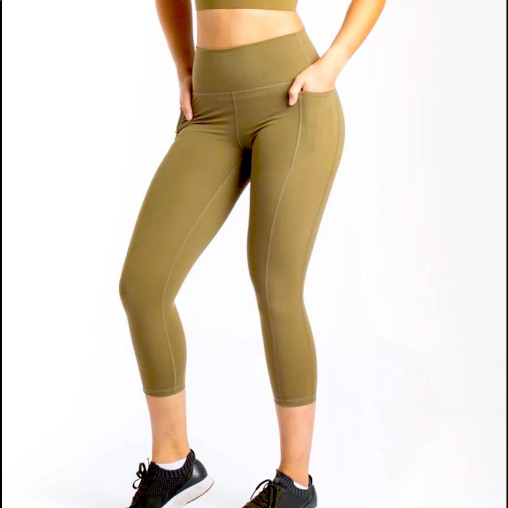 Strong Physiquez dream pocket cropped leggings